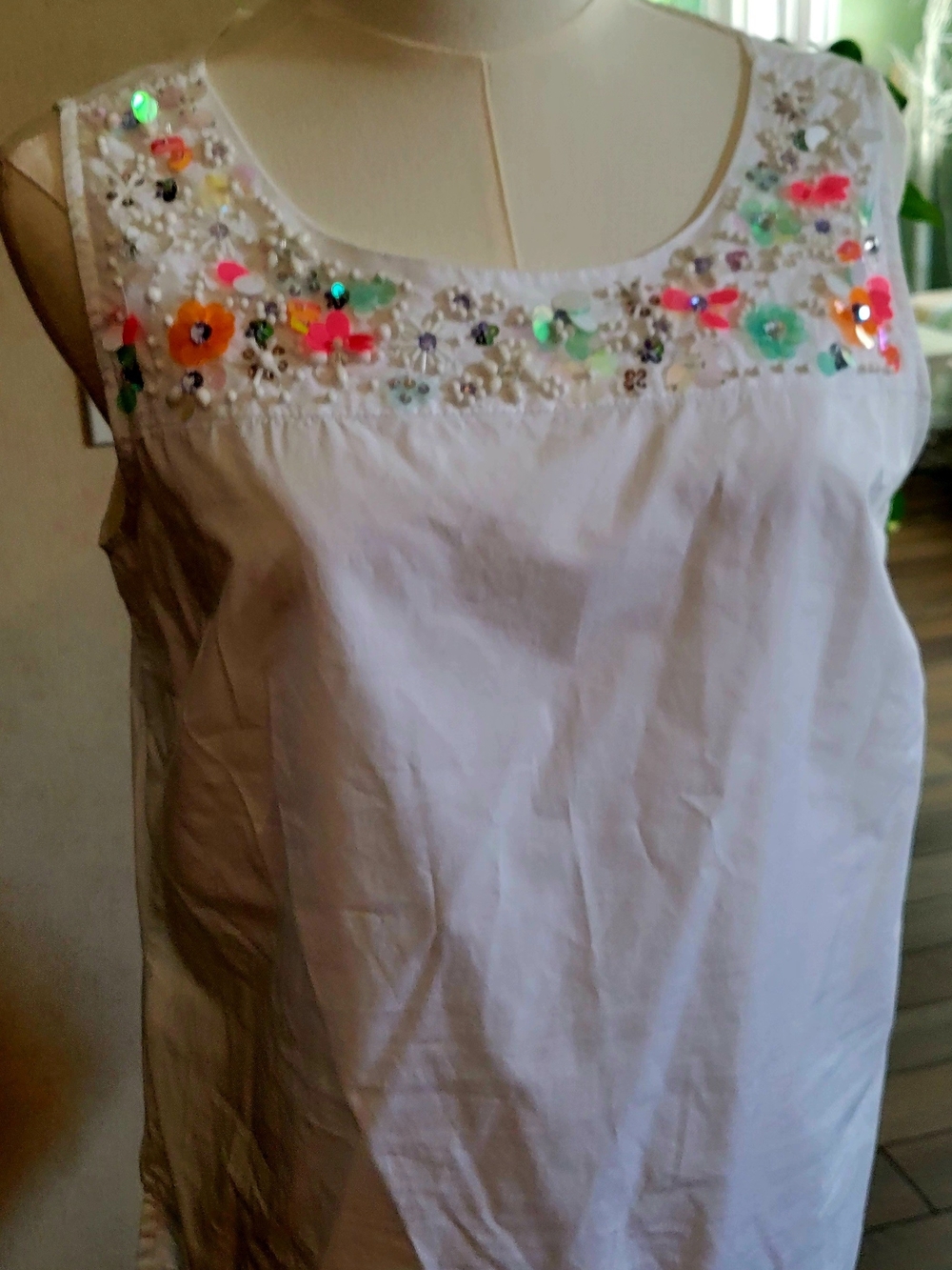 Talbot White Embellished Floral  Sleeveless Blouse